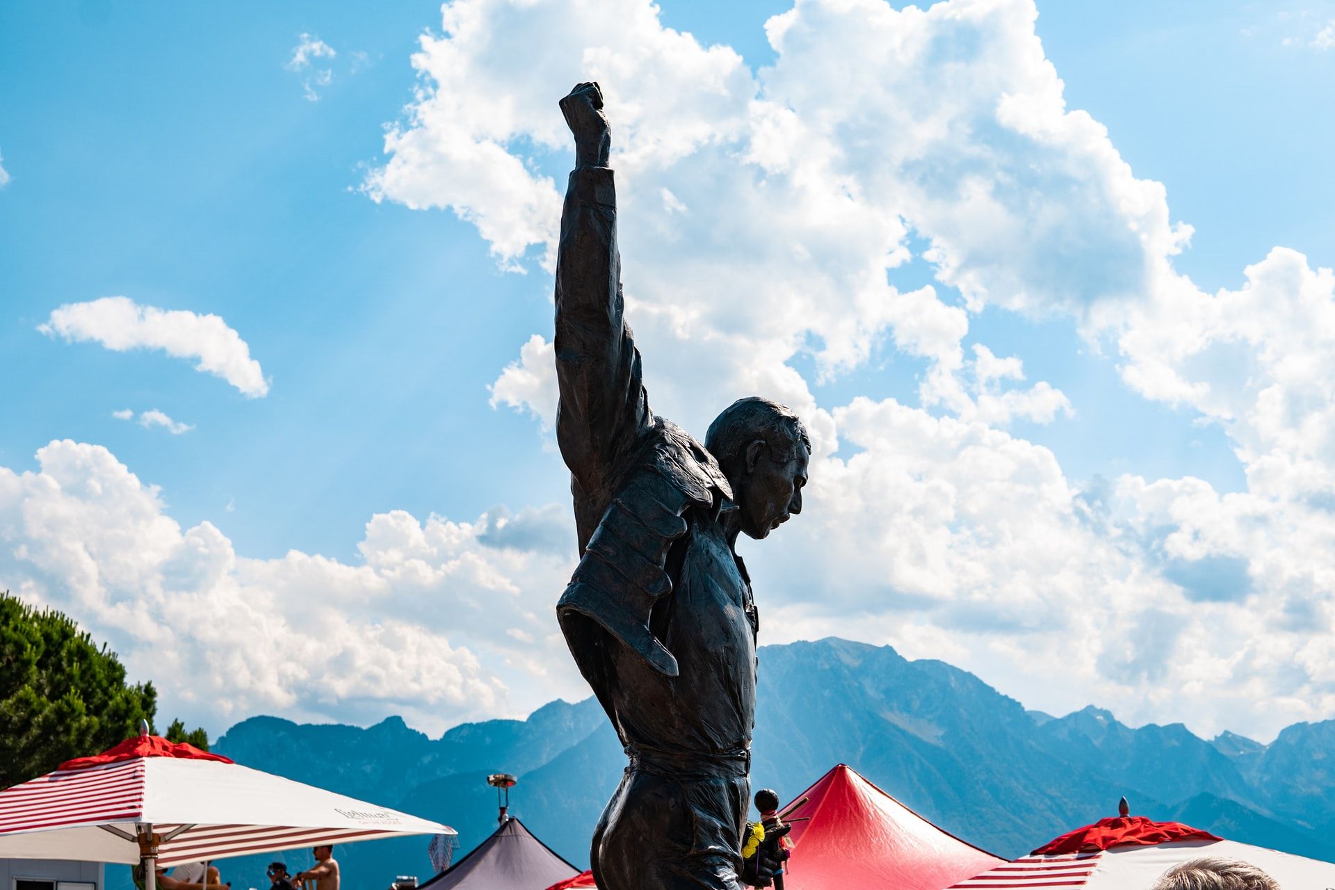 Estátua de Freddie Mercury na Suíça